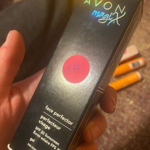 Avon anew face perfector